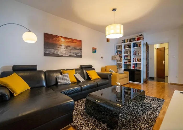 Khaleesi With Sea View