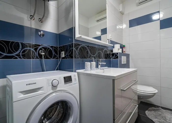 Khaleesi With Sea View Apartment Split