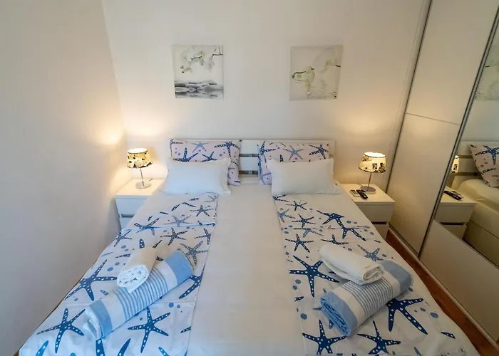 Khaleesi With Sea View Split