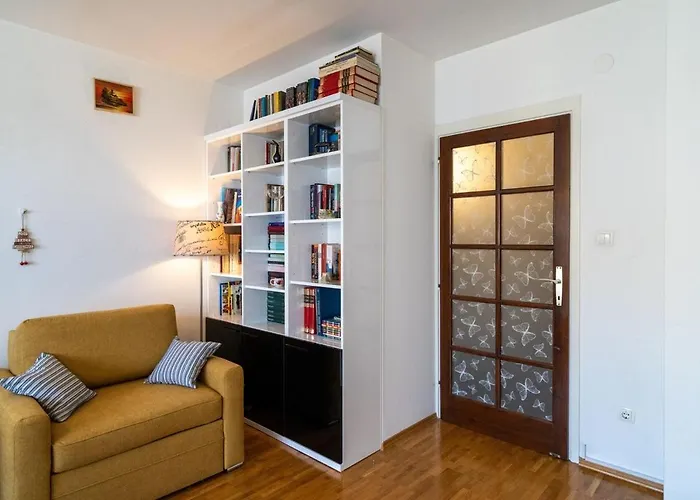 Khaleesi With Sea View Apartment