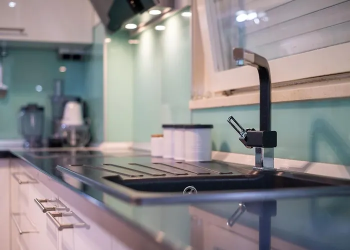 Khaleesi With Sea View Split